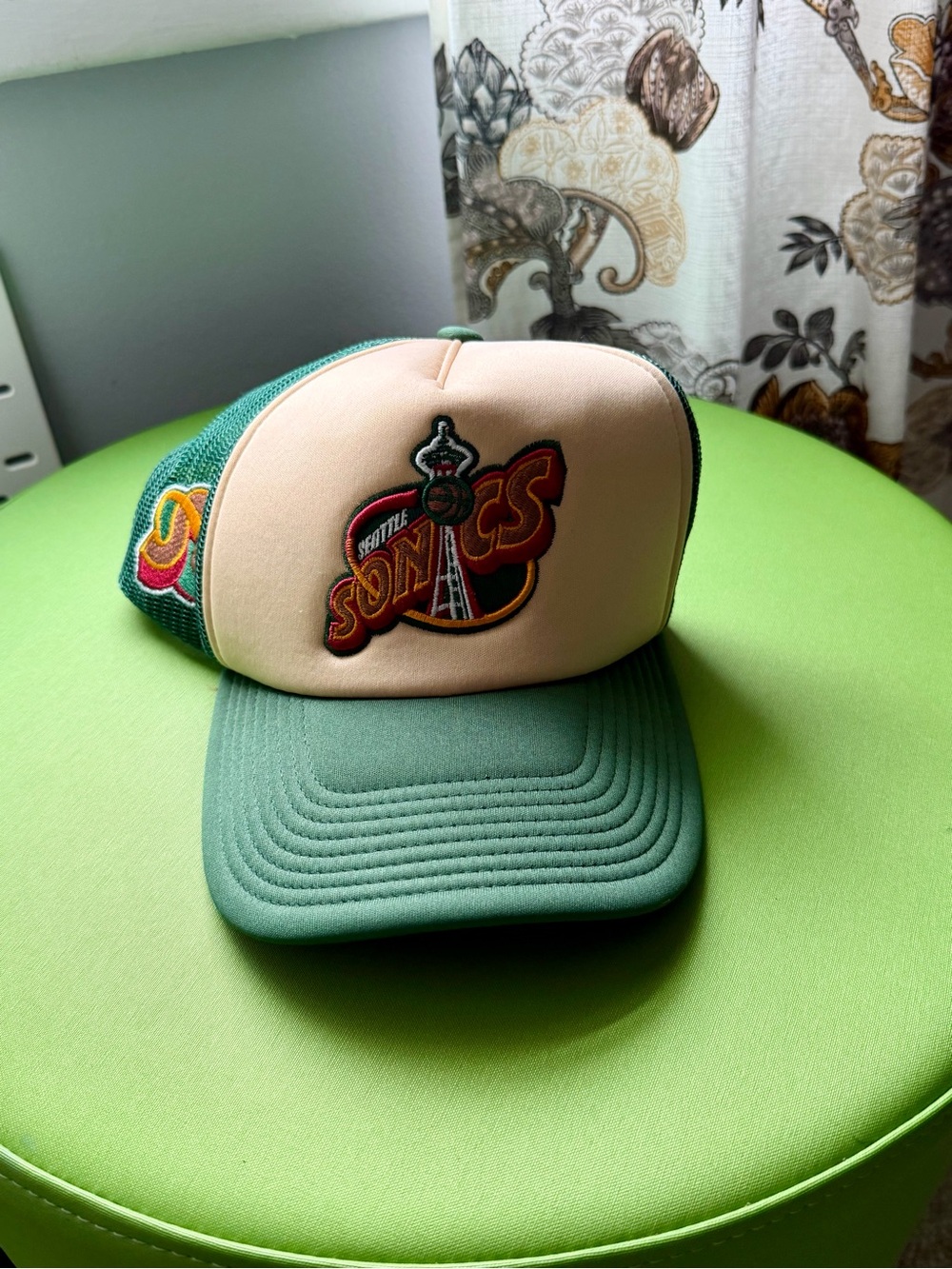 Mitchell & Ness Seattle SuperSonics Trucker Hat - Green & Cream